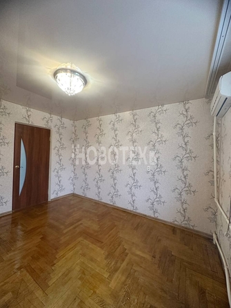 
   Продам 3-комнатную, 60 м², Филатова ул, 3

. Фото 1.