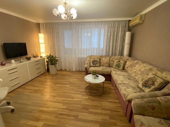 
   Продам 2-комнатную, 55 м², Михайлова ул, 8

. Фото 5.