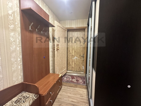 
   Продам 2-комнатную, 47.5 м², Михайлова ул, 15

. Фото 3.