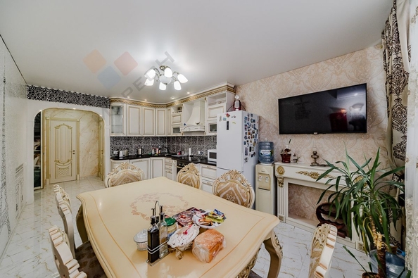 
   Продам 2-комнатную, 64.7 м², Московская ул, 133к1

. Фото 2.