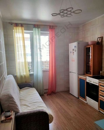 
   Продам 1-комнатную, 38 м², Гидростроителей ул, 62к1

. Фото 4.