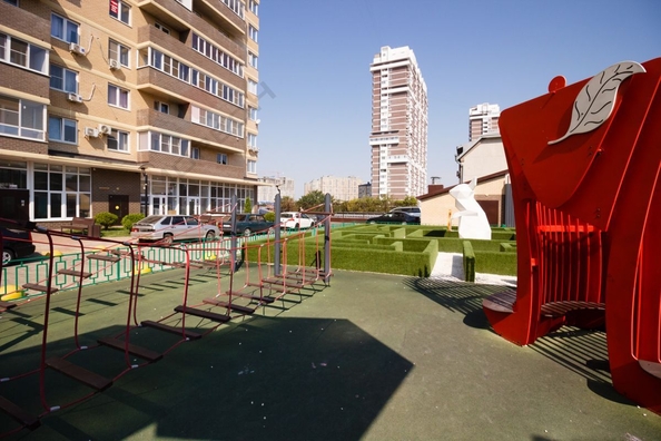 
   Продам 2-комнатную, 66.9 м², Бородинская ул, 156/2

. Фото 2.