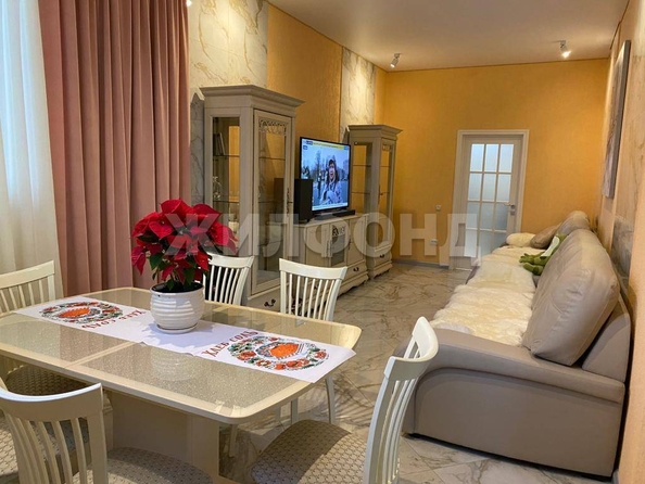 
   Продам 2-комнатную, 101 м², Малышева ул, 11

. Фото 8.