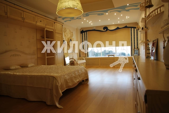 
   Продам 5-комнатную, 650 м², , 94/27

. Фото 10.