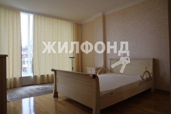 
   Продам 5-комнатную, 650 м², , 94/27

. Фото 13.