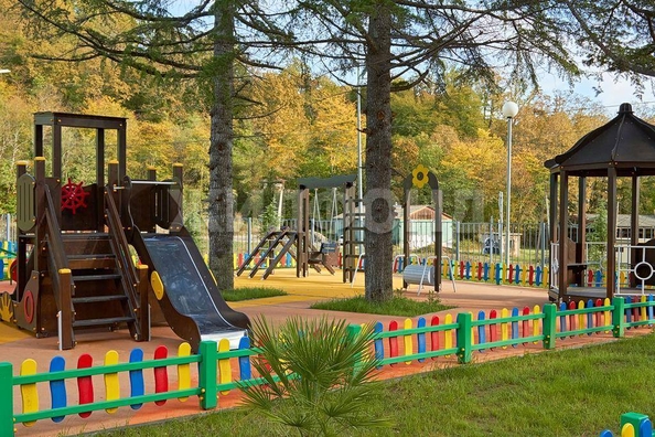 
   Продам 2-комнатную, 70 м², Тепличная ул, 63

. Фото 2.