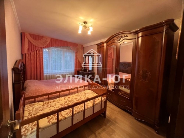 
   Продам 3-комнатную, 65 м², 2-й мкр

. Фото 1.