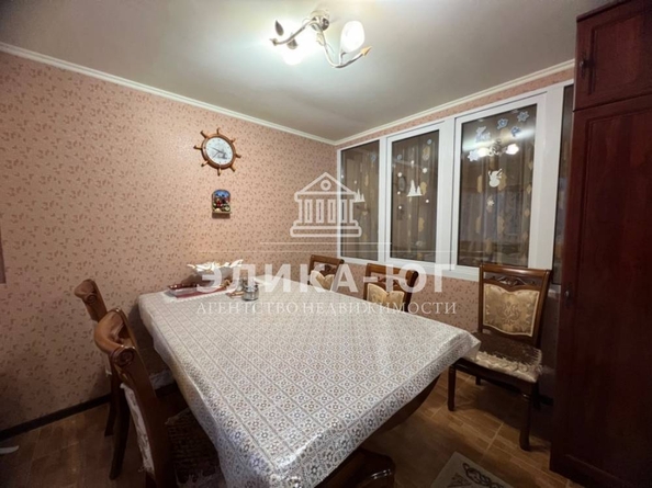 
   Продам 3-комнатную, 65 м², 2-й мкр

. Фото 15.