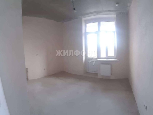 
   Продам 1-комнатную, 38 м², Героя Георгия Бочарникова ул, 14

. Фото 1.