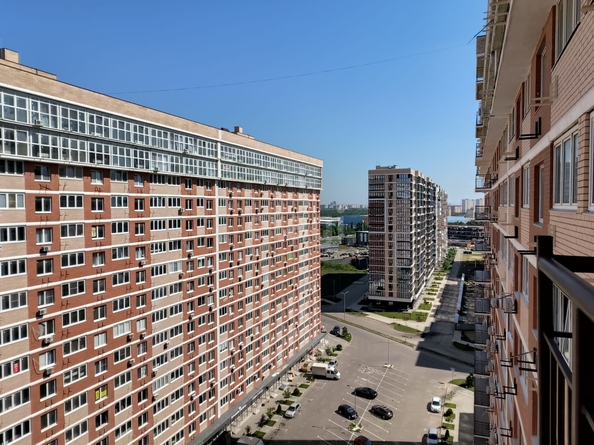 
   Продам 2-комнатную, 57.7 м², Западный Обход ул, 39/2  7

. Фото 5.