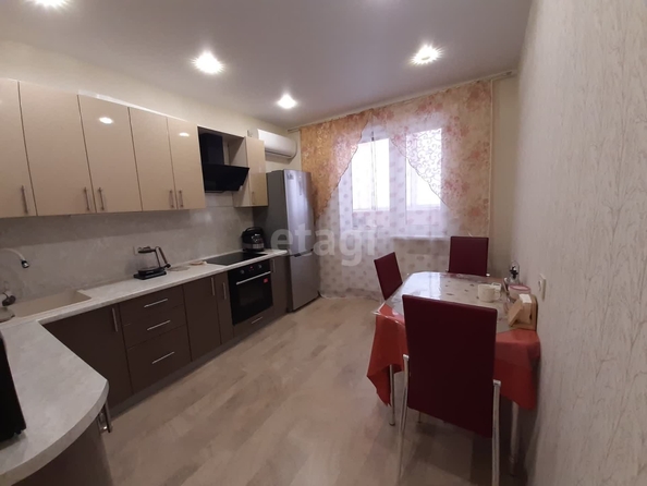 
   Продам 2-комнатную, 52 м², Тургенева ул, 33/1  8

. Фото 1.