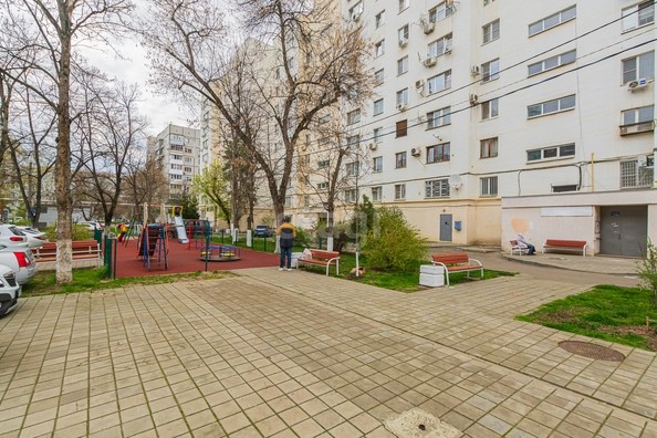 
   Продам 3-комнатную, 62.8 м², Ставропольская ул, 184

. Фото 25.