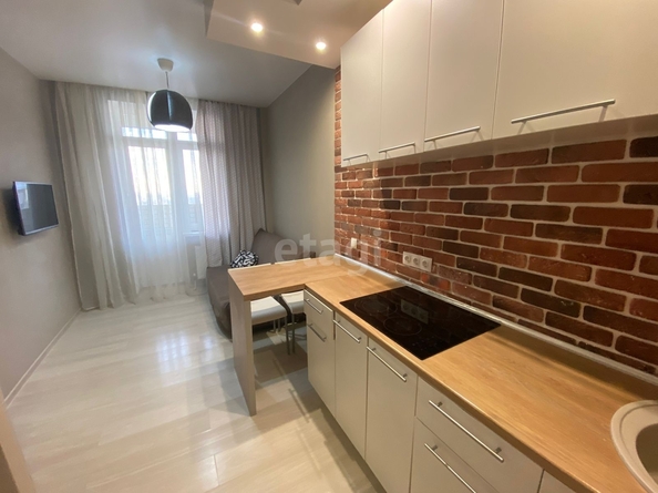 
   Продам 1-комнатную, 33.9 м², Селезнева ул, 4/4

. Фото 1.