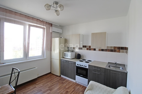 
   Продам 1-комнатную, 37.8 м², Черкасская ул, 72

. Фото 2.