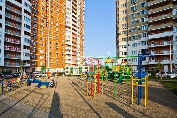 
   Продам 3-комнатную, 97 м², Клары Лучко б-р, 12

. Фото 14.