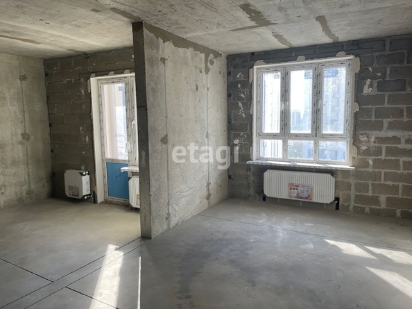 
   Продам 1-комнатную, 34.6 м², Питерская ул, 40

. Фото 2.