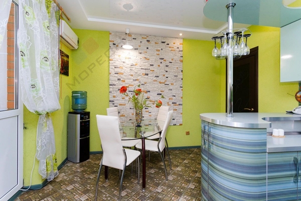 
   Продам 2-комнатную, 72 м², Достоевского ул, 84

. Фото 10.