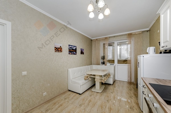 
   Продам 2-комнатную, 72.9 м², Думенко ул, 21

. Фото 7.