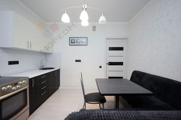 
   Продам 2-комнатную, 62 м², Бородинская ул, 150Б

. Фото 4.