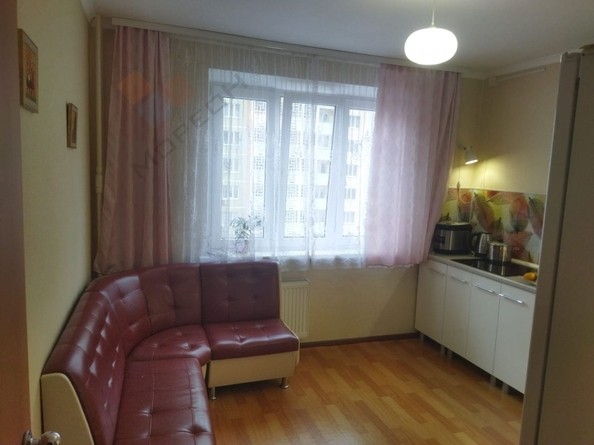 
   Продам 2-комнатную, 62.3 м², Академика Лукьяненко П.П. ул, 12/1

. Фото 2.