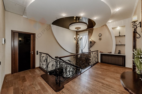 
   Продам дом, 330 м², Краснодар

. Фото 18.