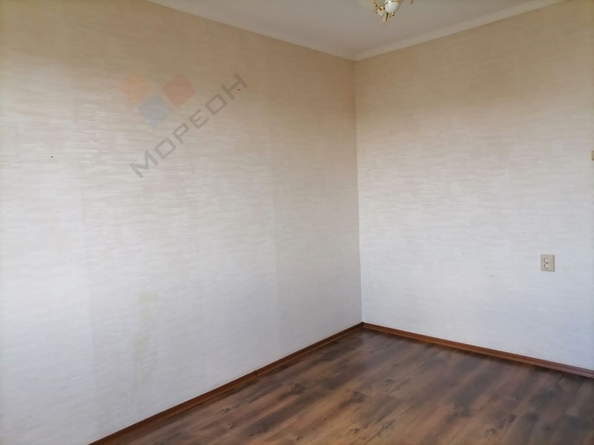 
   Продам 3-комнатную, 69.5 м², Уральская ул, 180

. Фото 4.