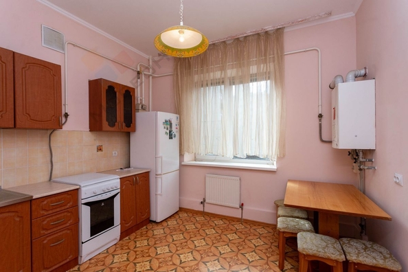 
   Продам 2-комнатную, 75 м², Черкасская ул, 81

. Фото 2.