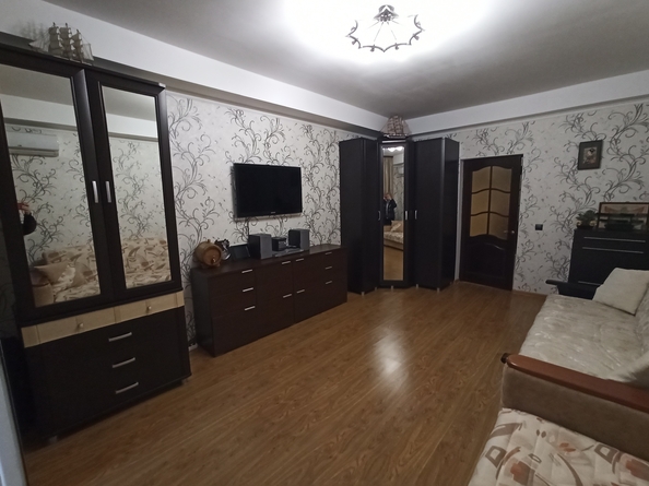 
   Продам 2-комнатную, 77 м², Трудящихся ул, 2Вк1

. Фото 10.