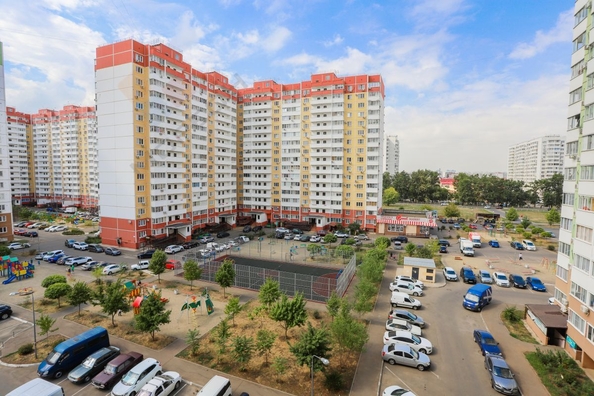 
   Продам 2-комнатную, 63 м², Героев-Разведчиков ул, 23/1

. Фото 11.