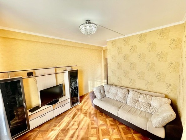 
   Продам 1-комнатную, 38 м², Черноморская ул, 39

. Фото 2.