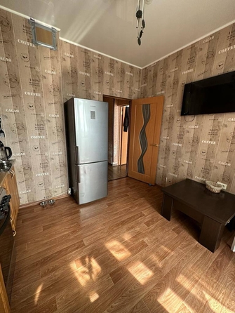 
   Продам 1-комнатную, 38 м², Средняя ул, д 18

. Фото 3.