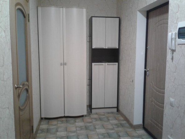 
   Продам 1-комнатную, 44 м², Островского ул, д 67Д

. Фото 3.