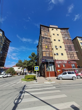 
   Продам 1-комнатную, 41 м², Самбурова ул, 236

. Фото 2.