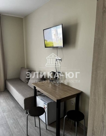 
   Продам 1-комнатную квартира, 21 м², Приморская ул

. Фото 2.