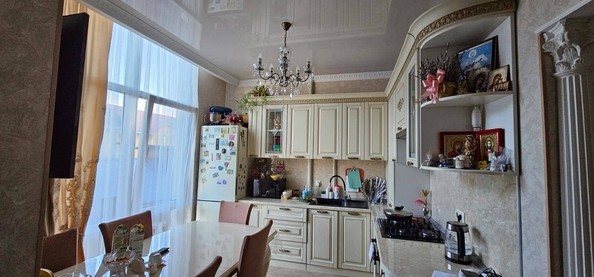 
   Продам 2-комнатную, 64 м², Павлика Морозова ул, 24

. Фото 1.