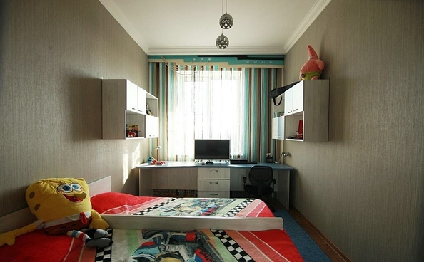 
   Продам 2-комнатную, 110 м², Кати Соловьяновой ул

. Фото 3.