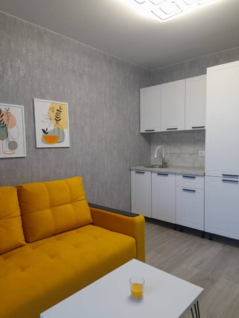 
   Продам 1-комнатную, 19 м², Победы ул, 153

. Фото 2.