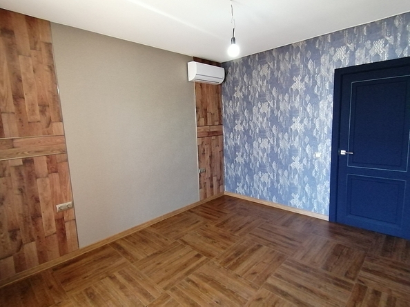 
   Продам 2-комнатную, 56 м², Ленина ул, 185Ак2

. Фото 2.