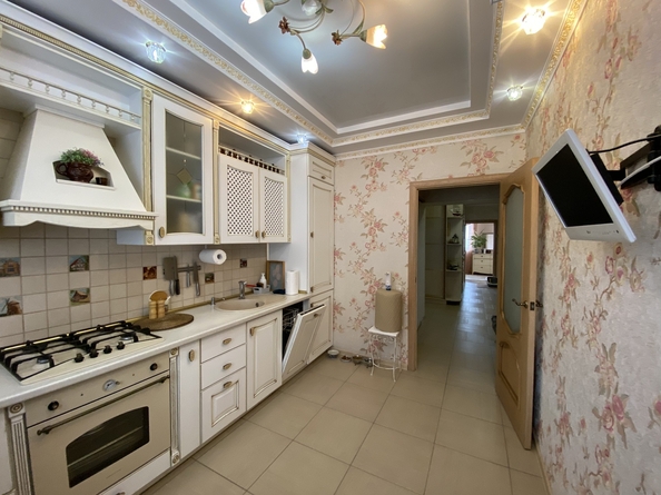 
   Продам 3-комнатную, 96 м², Стахановская ул, 19к5

. Фото 2.