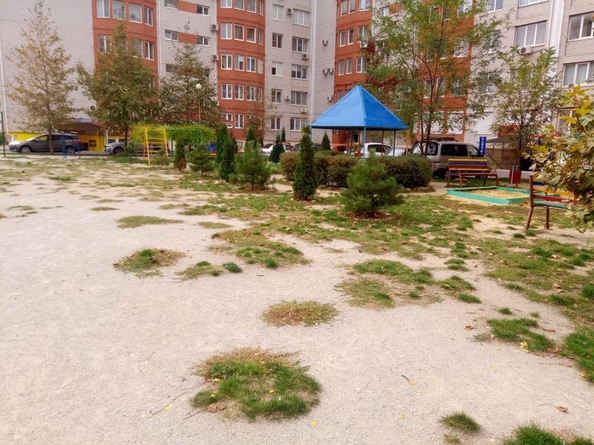 
   Продам 2-комнатную, 83 м², Лазурная ул, 18

. Фото 5.