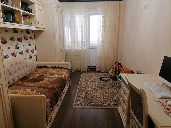 
   Продам 4-комнатную, 130 м², Омелькова ул, 20к5

. Фото 3.