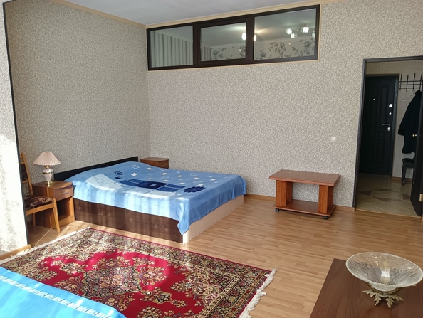 
   Продам 1-комнатную, 53 м², Омелькова ул, 28

. Фото 6.