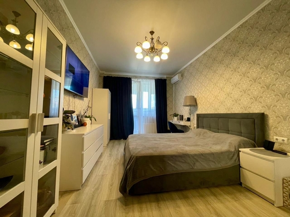 
   Продам 2-комнатную, 74 м², Геленджикский пр-кт, д 4

. Фото 1.