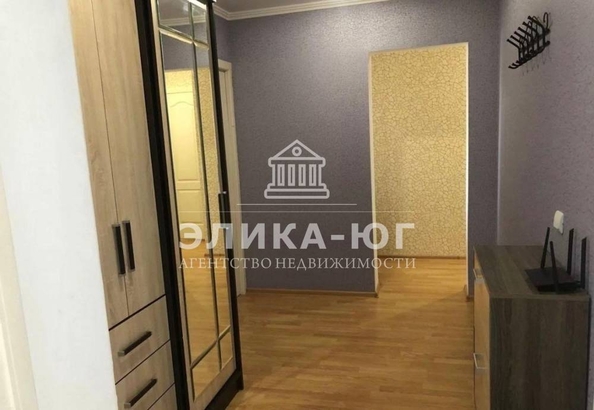 
   Продам 2-комнатную, 56.3 м², Строителей ул

. Фото 1.