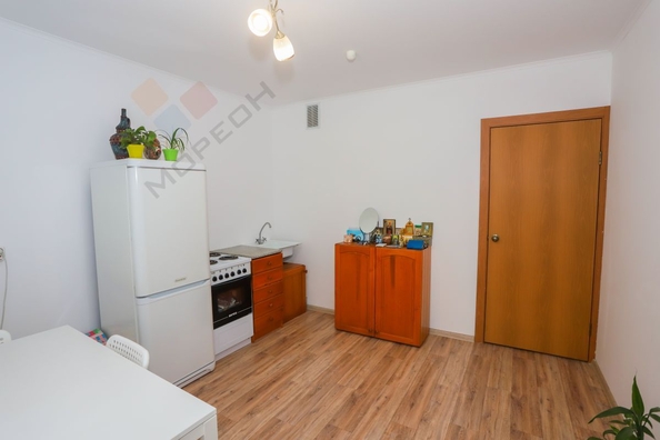 
   Продам 2-комнатную, 56.4 м², Артюшкова В.Д. ул, 27

. Фото 2.