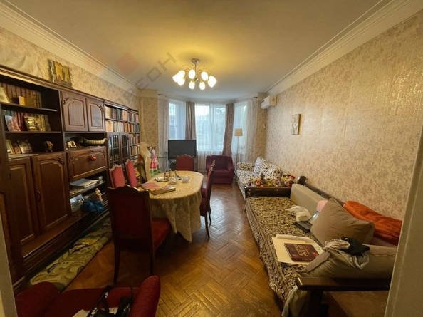 
   Продам 3-комнатную, 83.6 м², Дзержинского ул, 48

. Фото 3.