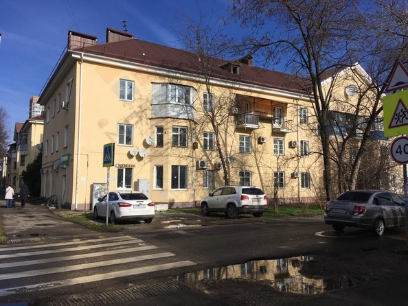 
   Продам 3-комнатную, 83.6 м², Дзержинского ул, 48

. Фото 1.