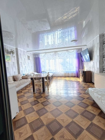 
   Продам апартамент, 43 м², Кирова ул, 1

. Фото 2.