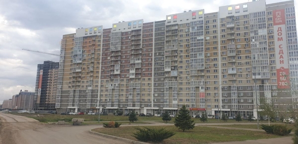 
   Продам 1-комнатную, 35.8 м², Западный Обход ул, 65к1

. Фото 2.