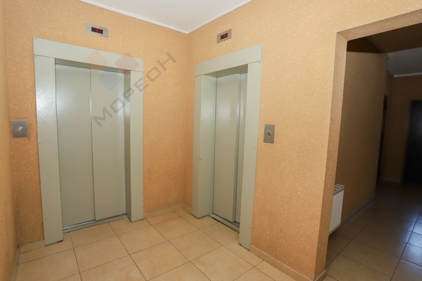 
   Продам 2-комнатную, 56 м², Старокубанская ул, 2/5

. Фото 16.